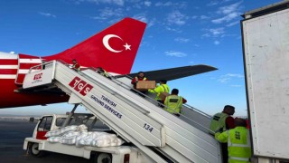 Filistine insani yardım için 20 uzman hekim ve tıbbi malzemeler Mısıra doğru yola çıkıyor