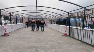 Firari şahıs jandarma ekiplerince yakalandı