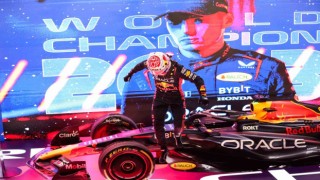 Formula 1de Max Verstappen üst üste 3. kez şampiyon