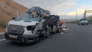 Gaziantep - Şanlıurfa Otoyolunda feci kaza: 5 ölü, 17 yaralı