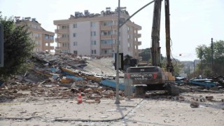 Gaziantepte 12 katlı bina yıkım sırasında çöktü