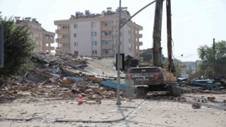 Gaziantepte 12 katlı bina yıkım sırasında çöktü