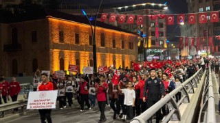 Gaziantepte 29 Ekim coşkusu fener alayıyla sürdü