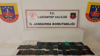 Gaziantepte 570 bin lira değerin kaçak cep telefonu ele geçirildi: 1 gözaltı