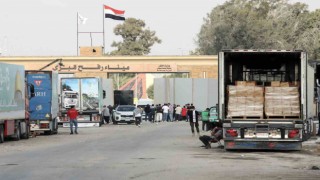 Gazze Şeridine 26 tırlık yardım daha girdi