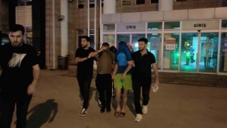 Göçmen kaçakçıları suçüstü yakalandı