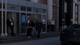 Göçmen kaçakçısı polis tarafından yakalandı