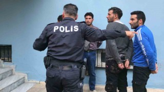 Göçmenler şehiriçinde 7 kilometre süren kovalamaca sonucu kıskıvrak yakalandı