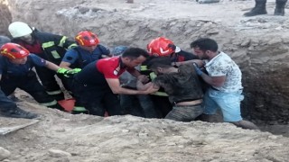 Göçük altında kalan işçi kurtarılarak hastaneye kaldırıldı