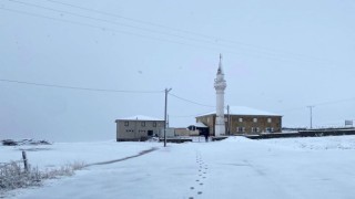 Gümüşhanenin yüksekleri beyaza büründü