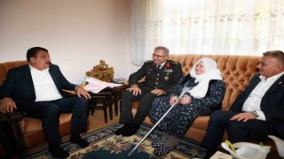 Gürkan asırlık çınarlarla bir araya geldi