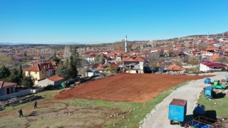 Güzelpınar halı sahası hizmete açıldı