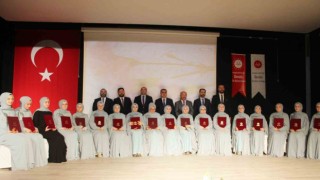 Hafızlık eğitimini tamamlayan 22 öğrenci icazet belgesi aldı