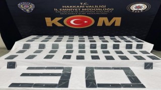 Hakkaride 80 adet cep telefonu ele geçirildi