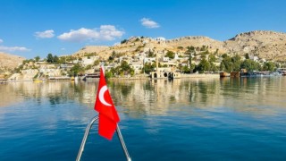 Halfetinin görüntüsünü bozan otel yıkıldı