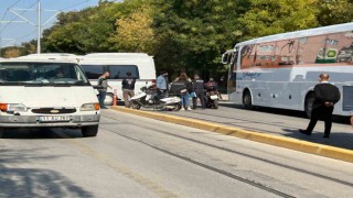 Hatalı dönüş yapan minibüse çarpan motosiklet sürücüsü yaralandı