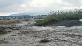 Hatayda aşırı yağış dere yataklarının taşmasına neden oldu