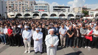 Hayatını kaybeden Filistinliler için Mersinde gıyabi cenaze namazı kılındı