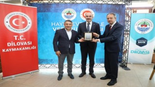 Hayırseverlere vefa plaketi
