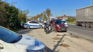 Hız limitlerini aşınca polise takıldılar