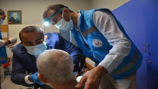 Huzurevi sakinlerinin ağız ve diş taramaları yapıldı