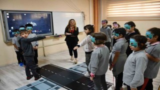 İlkokul öğrencilerine oyunlu hemzemin geçidi eğitimi