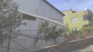İnşaat iskelesinden düşen işçi hayatını kaybetti