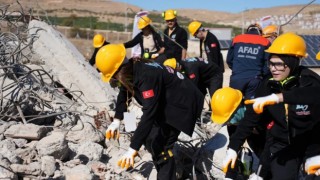 İpekyolunda 60 gönüllü ile gerçeği aratmayan deprem tatbikatı
