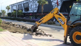 İskenderun'da kaldırım yenileme çalışmaları başladı