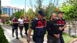 Ispartada 2 kişiyi kişi tabanca ve bıçakla yaralayan şahıslar tutuklandı