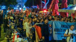 İsrailin Gazzedeki hastane saldırısı Antalyada protesto edildi