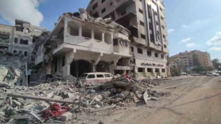 İsrailin vurduğu Al-Rimal Mahallesindeki yıkım görüntülendi