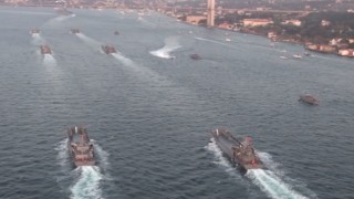 İstanbul Boğazından geçen 100 gemi havadan helikopter ile görüntülendi