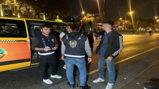 İstanbulda huzur uygulaması: Araçlar didik didik arandı