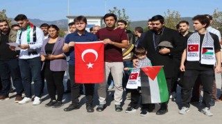 İzmirde cuma namazı çıkışı Gazzeye destek açıklaması