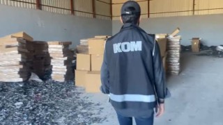 İzmirde kaçakçılara baskın: 2 milyonu aşkın makaron ele geçirildi