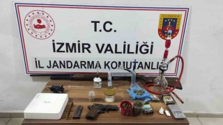 İzmirin 8 ilçesinde zehir baskınları: 89 gözaltı