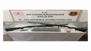 Jandarmadan ruhsatsız silah baskını