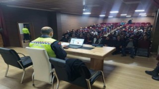 Jandarmadan sürücülere trafik semineri