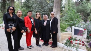 Kadın Muhtarlar Gününde, Gül Esin mezarı başında anıldı