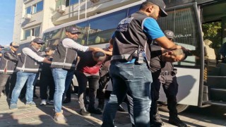 Kafes Operasyonunun İzmir ayağında 20 şüpheli adliyede