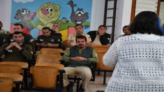Kafeste yaşayan canlı bakımı eğitimi