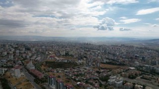 Kahramanmaraş'ta ağır hasarlı binaların yarısından fazlası yıkıldı