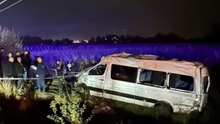 Kahramanmaraşta yolcu minibüs takla attı: 1 ölü, 13 yaralı
