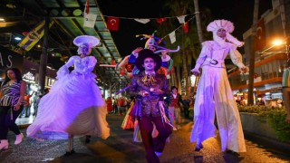 Kaleiçi festivalle renklendi