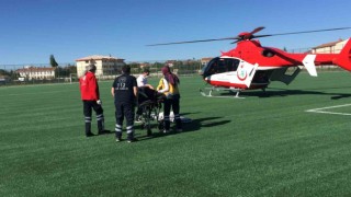 Kalp krizi geçiren yaşlı adam için helikopter ambulans havalandı