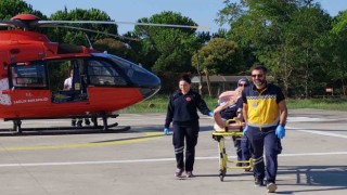 Kalp krizi geçiren yaşlı adamın yardımına ambulans helikopter yetişti