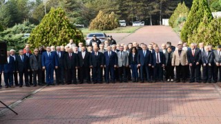 Karabüklü muhtarlar çelek bırakıp günlerini kutladılar