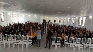 ‘Karagöz Göklerde 13 ilçede binlerce öğrenciyle buluştu