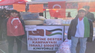 Karslı ikizler kumbaralarındaki parayı Gazzeye bağışladı